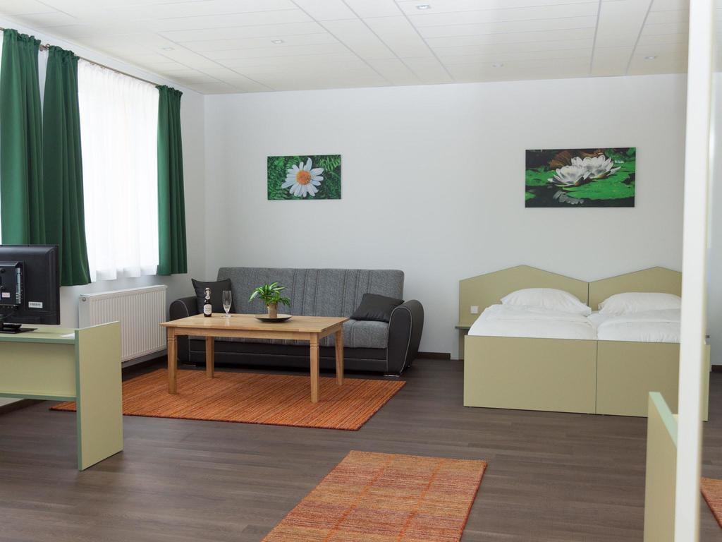 Winrooms "Hotel&Appartement" Wiener Neustadt Exteriör bild