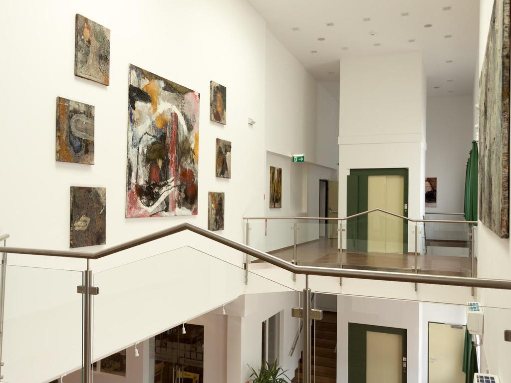 Winrooms "Hotel&Appartement" Wiener Neustadt Exteriör bild